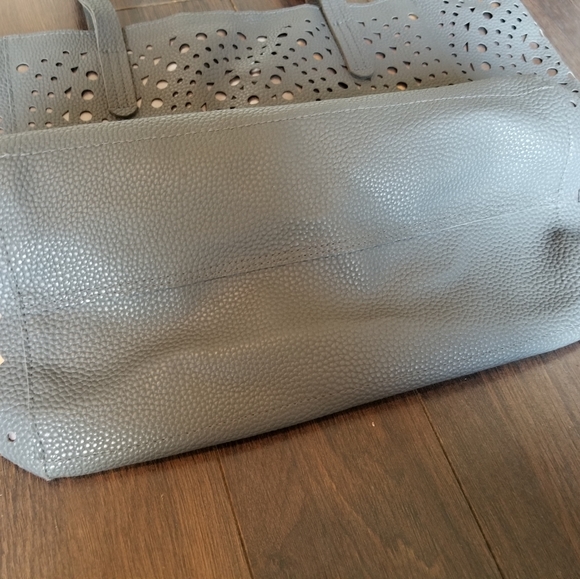 Gray Faux Leather Cut-out Tote - Picture 4 of 6
